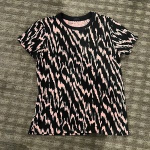 ATM tshirt in size xs